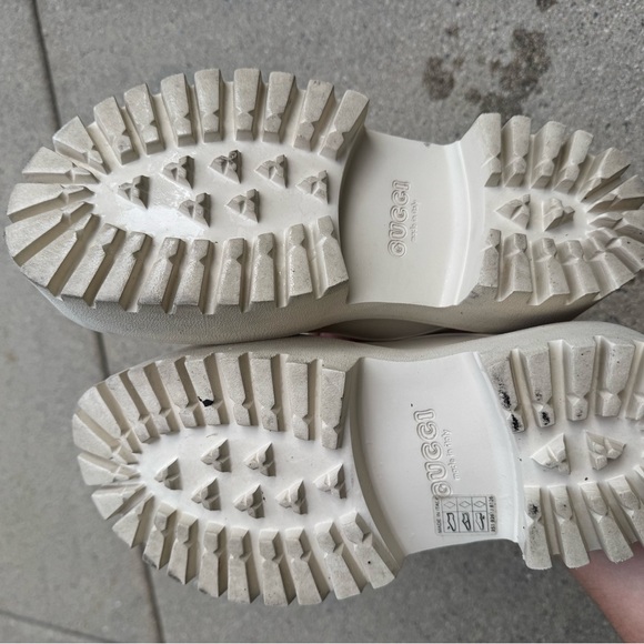 GUCCI WOMEN'S PLATFORM SANDAL WITH PERFORATED G
WITH BOX - Picture 6 of 6